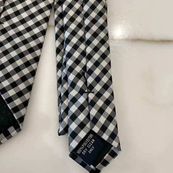 Pierre Cardin Black & White Checked Tie—GREAT Looking!!  Like New Condition!! - Picture 5 of 7